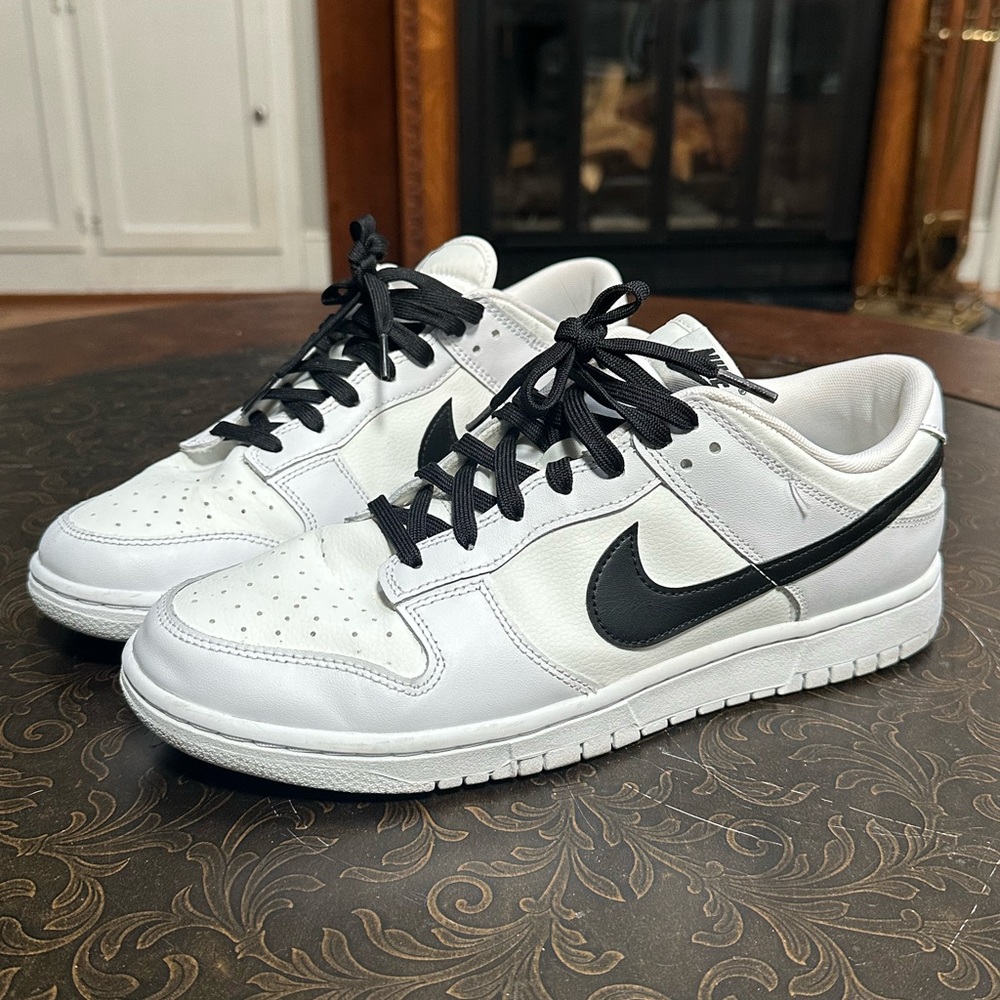 Nike Dunks Low Pandas
